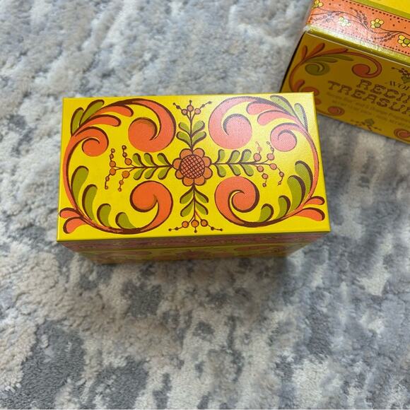 NIB Vintage 70s Avon Recipe Treasures Soap Set with Orange Soaps Recipe Tin - Picture 5 of 10
